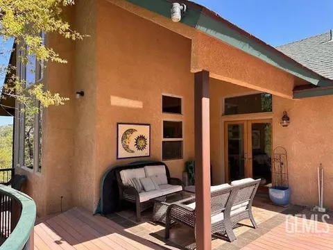 30000 Jack Springs Rd, Tehachapi, CA 93561 photo 2