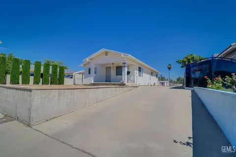 Exterior - 1432 Poso Dr, Wasco, CA 93280 photo 1 of 8