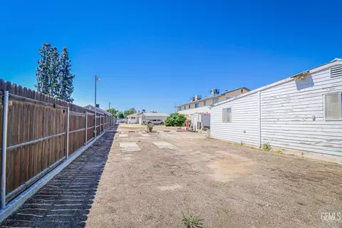 Exterior - 1432 Poso Dr, Wasco, CA 93280 photo 7 of 8