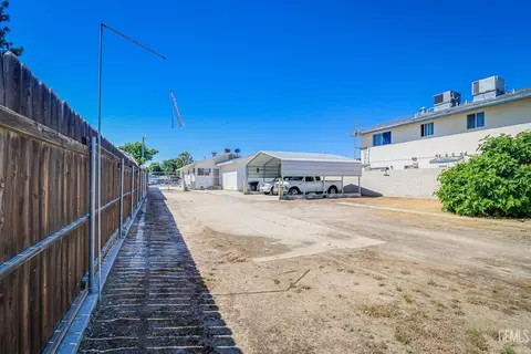 Exterior - 1432 Poso Dr, Wasco, CA 93280 photo 6 of 8