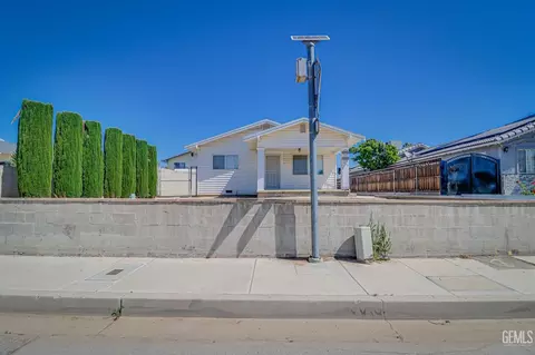 Exterior - 1432 Poso Dr, Wasco, CA 93280 photo 2 of 8
