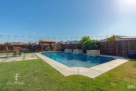 326 Longhurst Dr, Bakersfield, CA 93314 photo 47