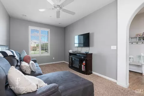 326 Longhurst Dr, Bakersfield, CA 93314 photo 10