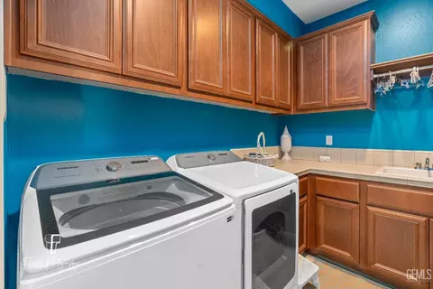 326 Longhurst Dr, Bakersfield, CA 93314 photo 37