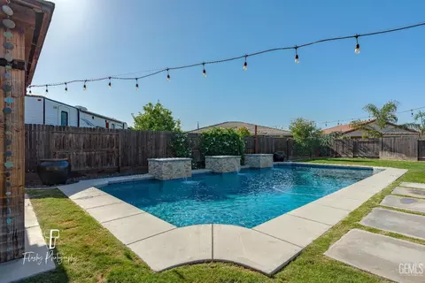 326 Longhurst Dr, Bakersfield, CA 93314 photo 41