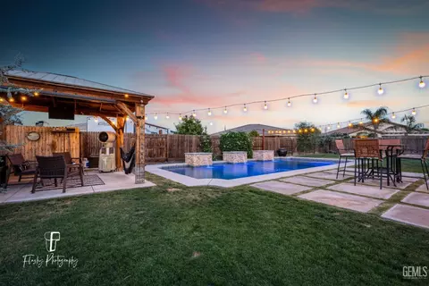 326 Longhurst Dr, Bakersfield, CA 93314 photo 51