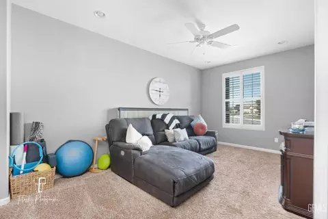 326 Longhurst Dr, Bakersfield, CA 93314 photo 9
