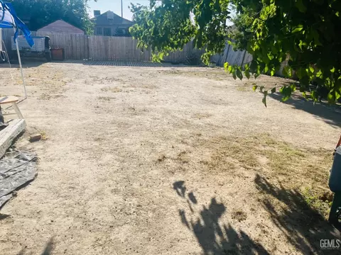 409 Buchanan St, Taft, CA 93268 photo 4