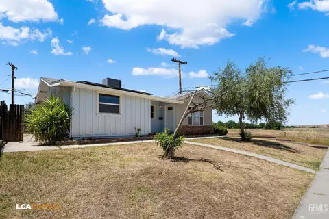 Exterior - 705 Garratt St, Taft, CA 93268 photo 3 of 6