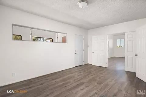 Living - 705 Garratt St, Taft, CA 93268 photo 3 of 4