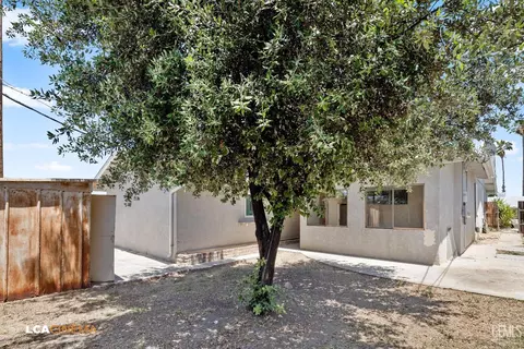 Exterior - 705 Garratt St, Taft, CA 93268 photo 5 of 6
