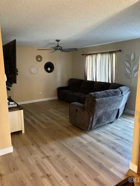 Living - 240 Frances Ave, Shafter, CA 93263 photo 2 of 2