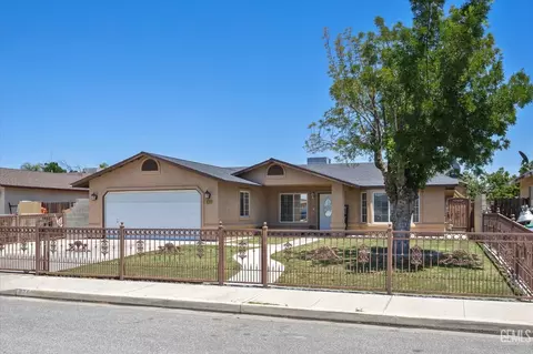 876 Verde St, Shafter, CA 93263 photo 3