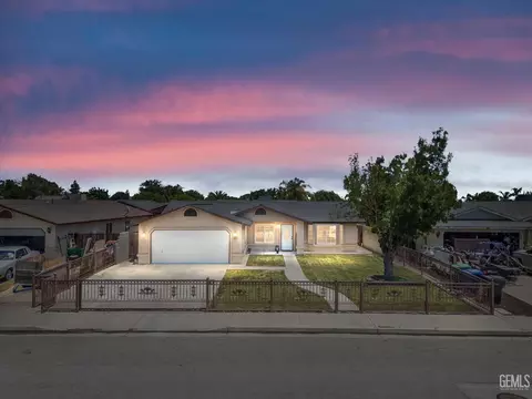 876 Verde St, Shafter, CA 93263 photo 1