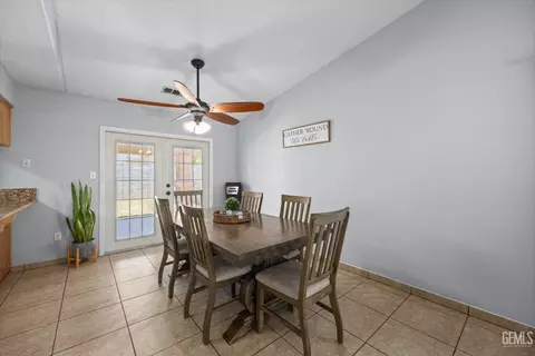 876 Verde St, Shafter, CA 93263 photo 11
