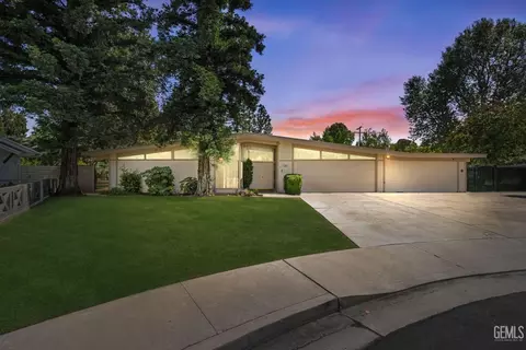 6425 Yosemite Pl, Bakersfield, CA 93309