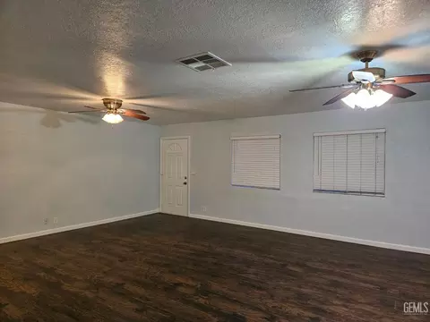 1109 Griffith Ave, Wasco, CA 93280 photo 5