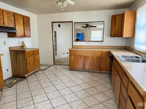 117 Jackson St, Taft, CA 93268 photo 3