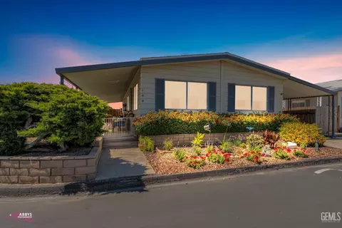 144 Love Ln, Bakersfield, CA 93308