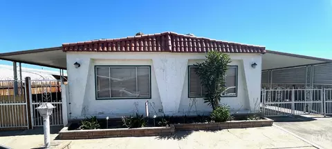 713 45th St, Bakersfield, CA 93301