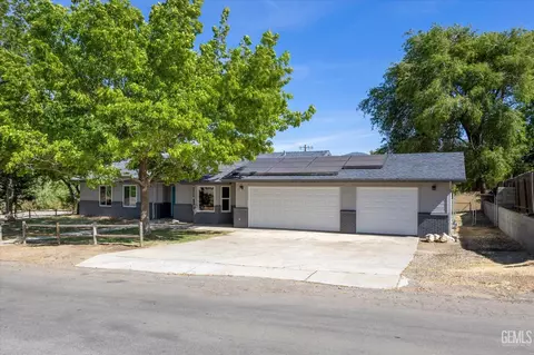 Exterior - 19700 Piedra Dr, Tehachapi, CA 93561 photo 5 of 10