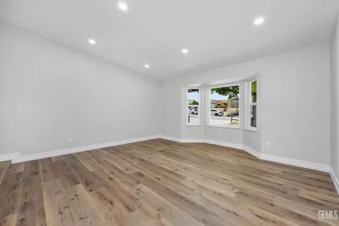 Living - 19700 Piedra Dr, Tehachapi, CA 93561 photo 1 of 8