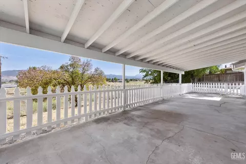 Exterior - 19700 Piedra Dr, Tehachapi, CA 93561 photo 6 of 10