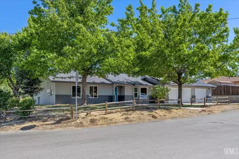 Exterior - 19700 Piedra Dr, Tehachapi, CA 93561 photo 3 of 10