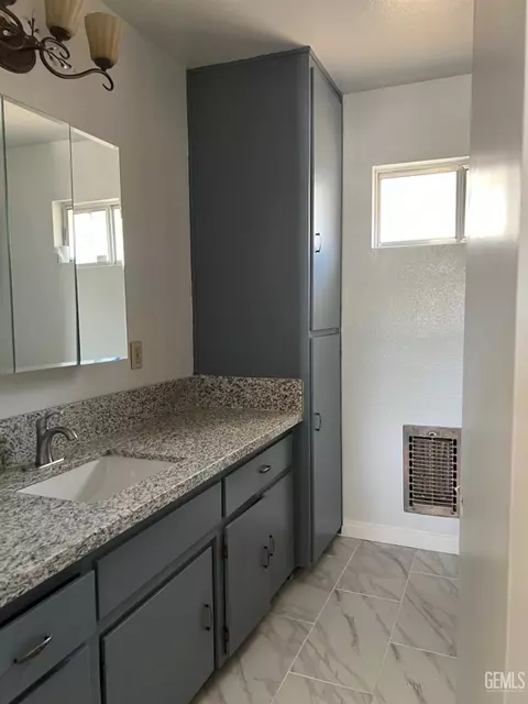 Bath - 120 Gary St, Bodfish, CA 93205 photo 1 of 1