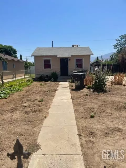 556 Walnut Dr, Arvin, CA 93203 photo 2