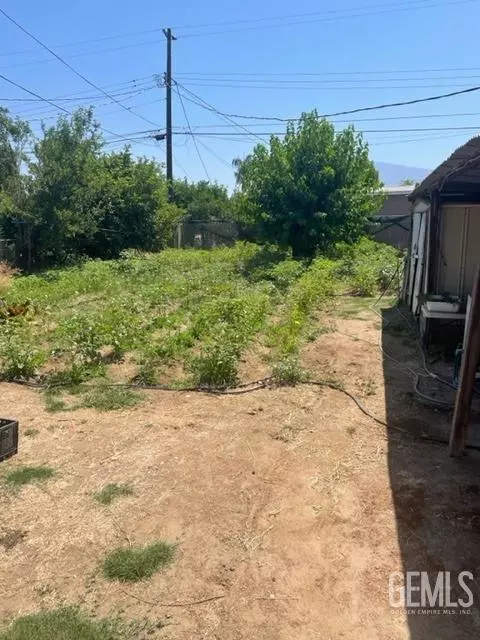 556 Walnut Dr, Arvin, CA 93203 photo 17