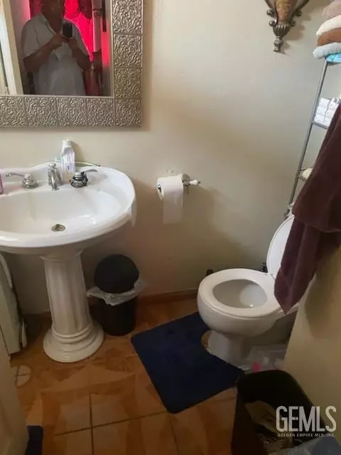 556 Walnut Dr, Arvin, CA 93203 photo 10