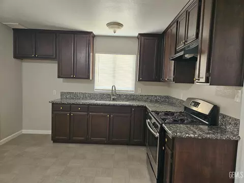 1617 1st St, Wasco, CA 93280 photo 8