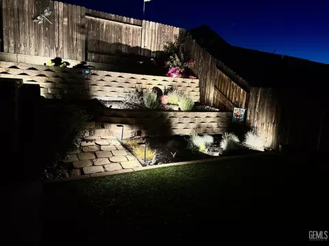 Exterior - 10319 Bluffshadow Dr, Bakersfield, CA 93306 photo 13 of 13