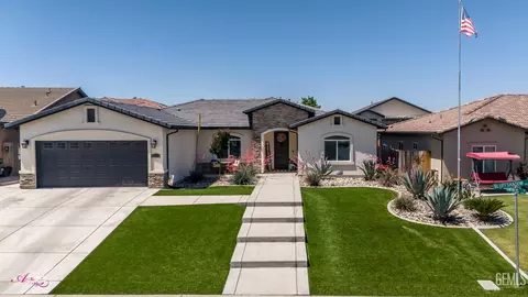 Exterior - 10319 Bluffshadow Dr, Bakersfield, CA 93306 photo 1 of 13