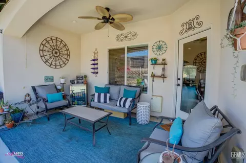 Exterior - 10319 Bluffshadow Dr, Bakersfield, CA 93306 photo 7 of 13