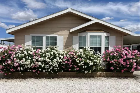 4400 King Arthur Ct, Bakersfield, CA 93301
