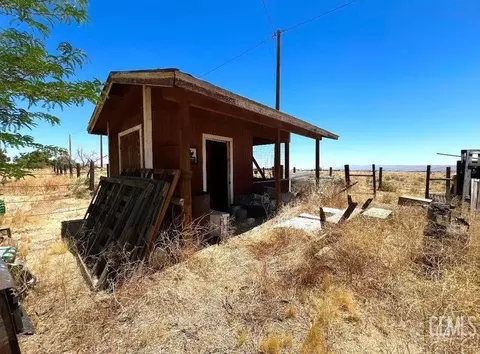 Exterior - 7533 E Chapinite Ave, Cantil, CA 93519 photo 5 of 5