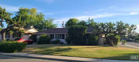 701 River Oaks Dr, Bakersfield, CA 93309