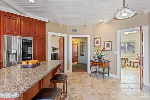 Entry Way - 28901 Ridgeview Ct, Tehachapi, CA 93561 photo 1 of 12