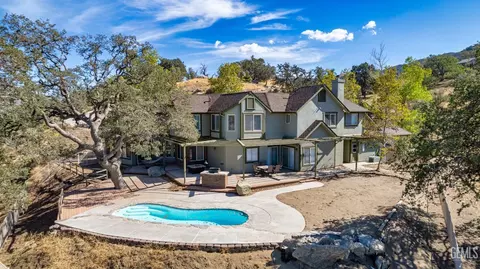 Exterior - 28901 Ridgeview Ct, Tehachapi, CA 93561 photo 3 of 5