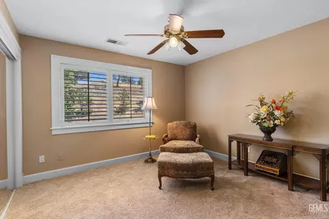 Bedroom - 28901 Ridgeview Ct, Tehachapi, CA 93561 photo 2 of 4