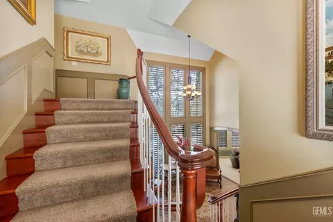 Entry Way - 28901 Ridgeview Ct, Tehachapi, CA 93561 photo 12 of 12
