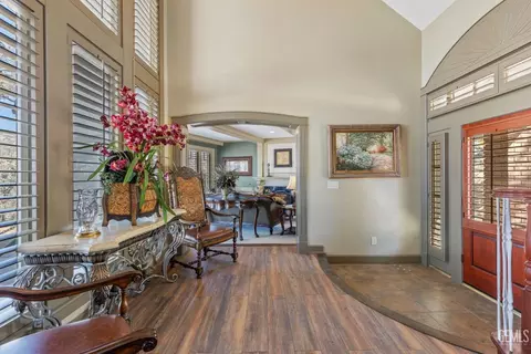 Entry Way - 28901 Ridgeview Ct, Tehachapi, CA 93561 photo 4 of 12