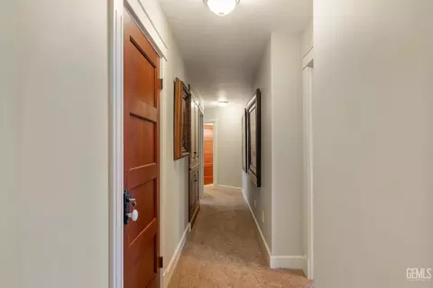 Entry Way - 28901 Ridgeview Ct, Tehachapi, CA 93561 photo 11 of 12