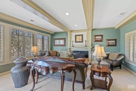 Living - 28901 Ridgeview Ct, Tehachapi, CA 93561 photo 6 of 6