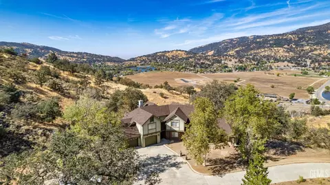 View/Area - 28901 Ridgeview Ct, Tehachapi, CA 93561 photo 5 of 6