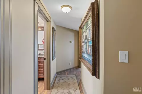 Entry Way - 28901 Ridgeview Ct, Tehachapi, CA 93561 photo 6 of 12