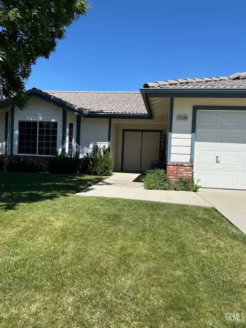 1174 Hickory Ave, Tehachapi, CA 93561 photo 2