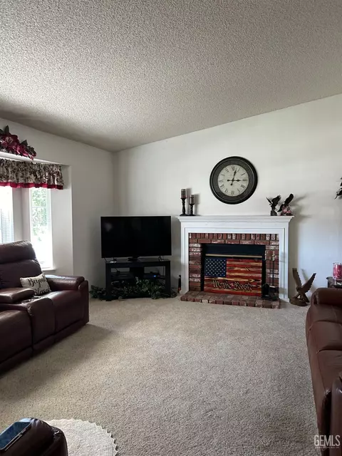 1174 Hickory Ave, Tehachapi, CA 93561 photo 5